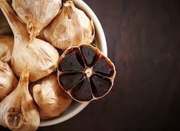 تصویر 1 از فروش سیر سیاه همدان + قیمت خرید به صرفه